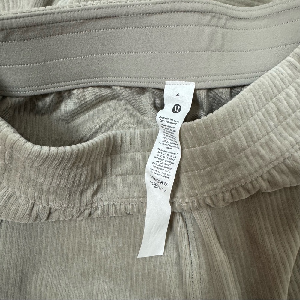 Lululemon | Mid-Rise Wide-Leg Pant Velvet Cord | Warm Ash Gray | Size 4 - Picture 11 of 13